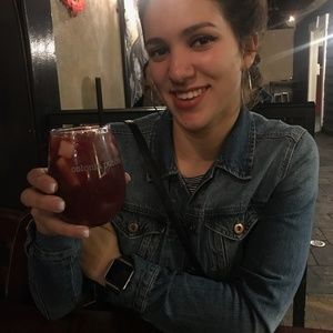 Meet your Posher, Rebekah